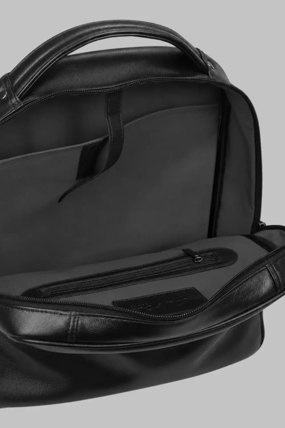 Mochila Eron de Couro Preto