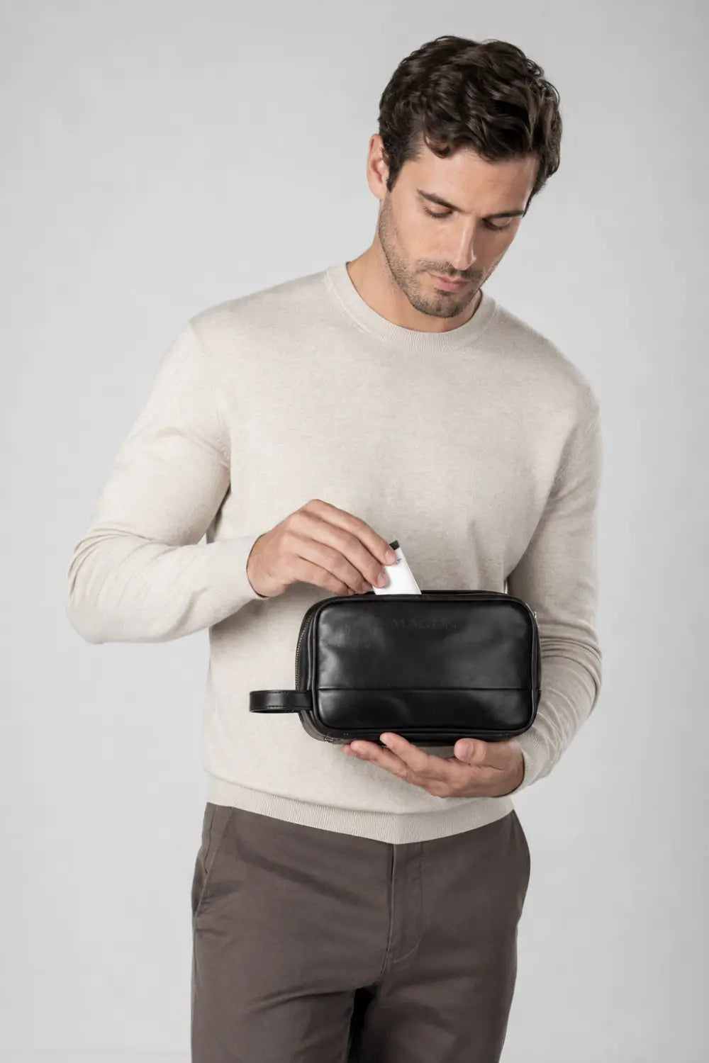 Nécessaire Slim em Couro Legítimo Preto
