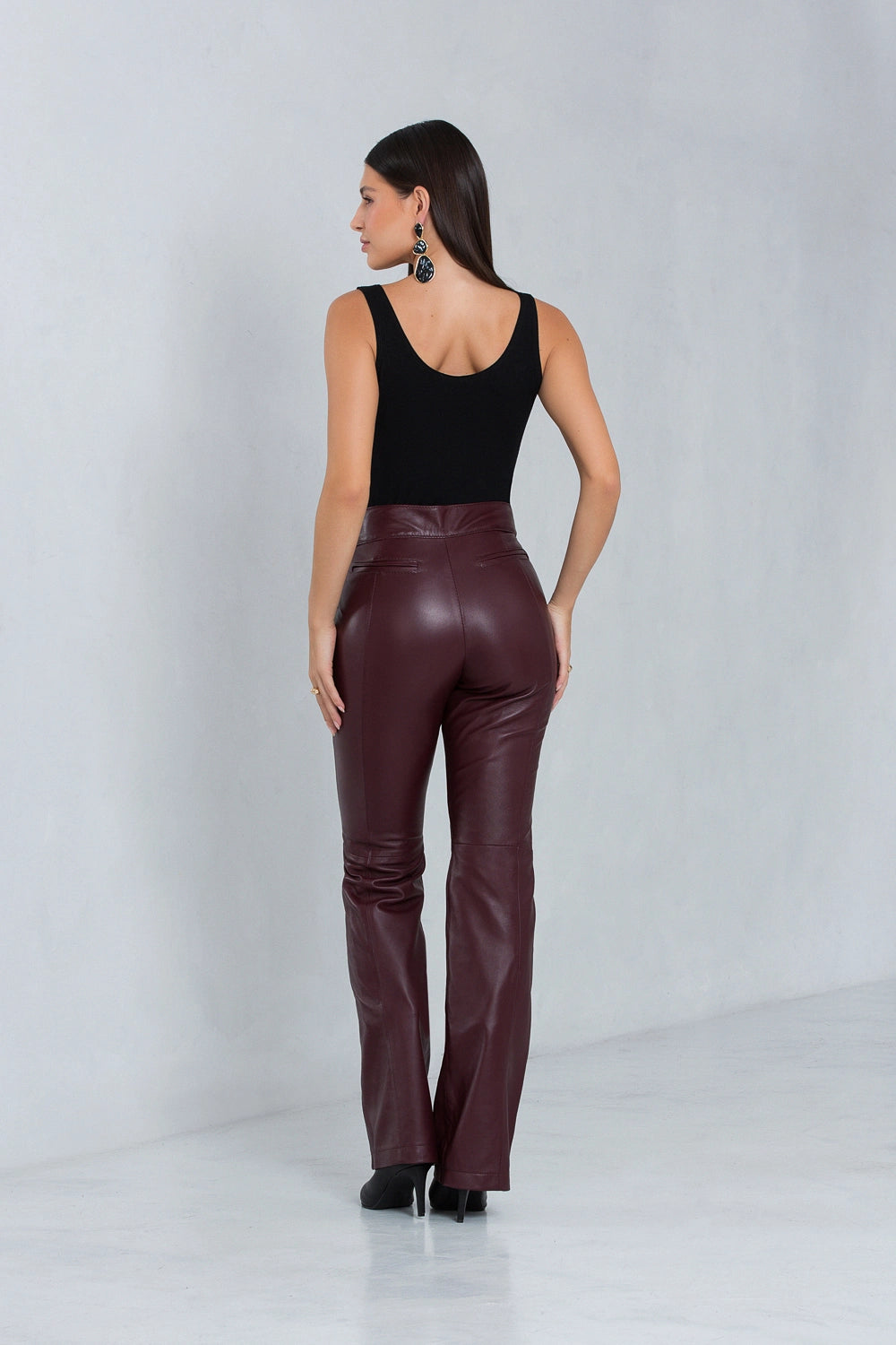 Calça de couro pelica feminina, modelo Adelia Flare — imagem 3, Magon Concepth
