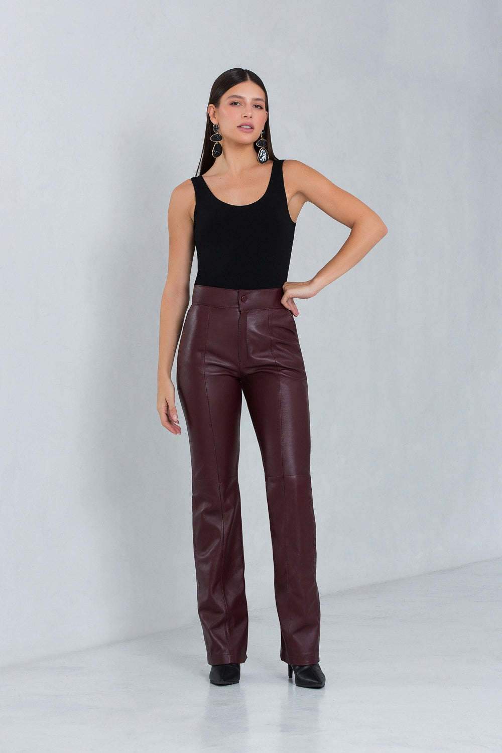 Calça Adelia Flare de Couro Pelica Andorra