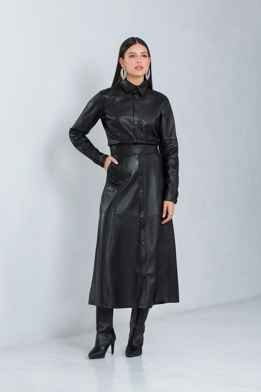 Saia Anna Longa de Couro Pelica Preto
