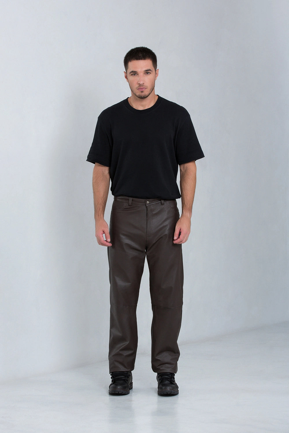 Calça Arven Alfaiataria de Couro Bovino Dark