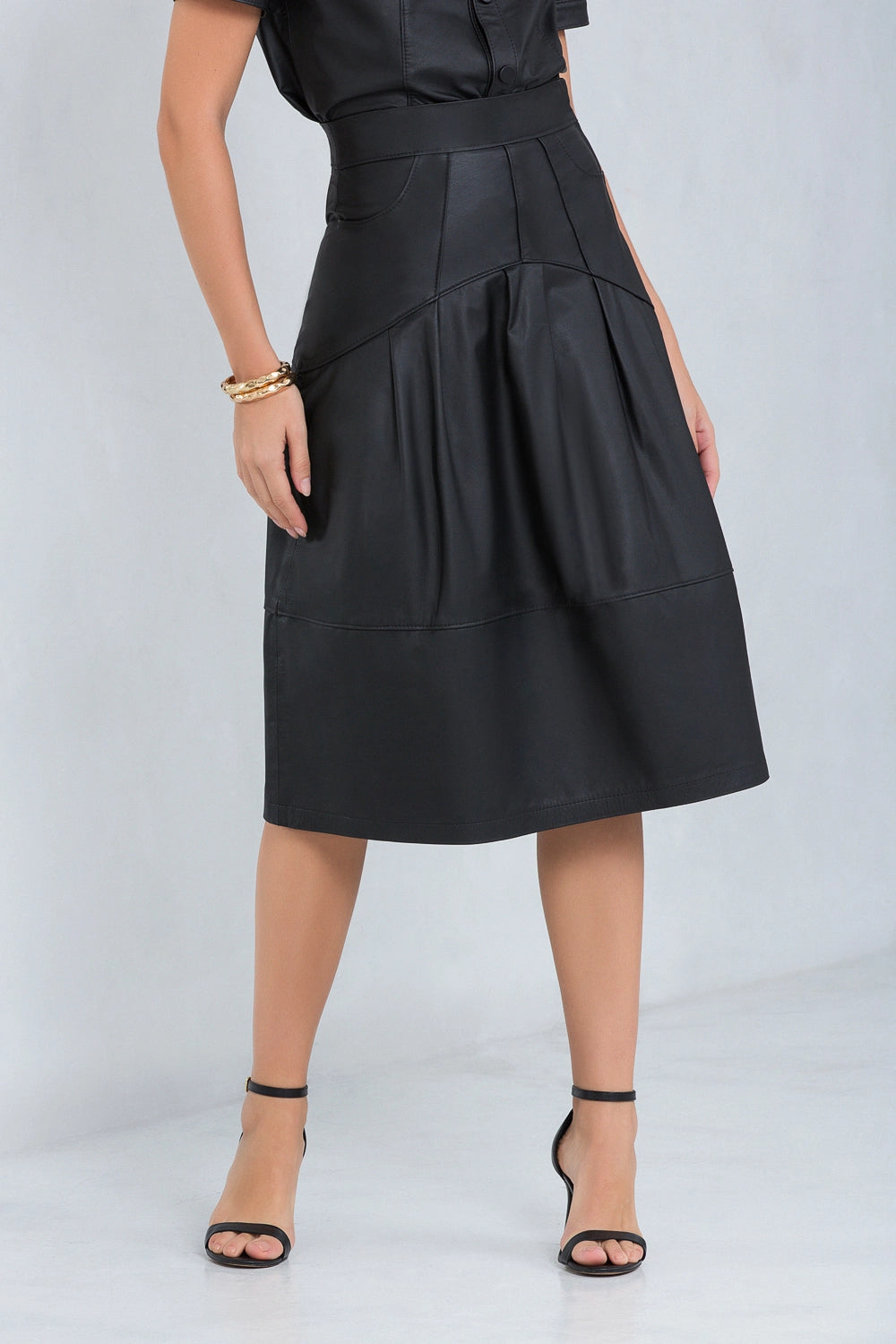 Saia Catarina Midi de Couro Bovino Preto