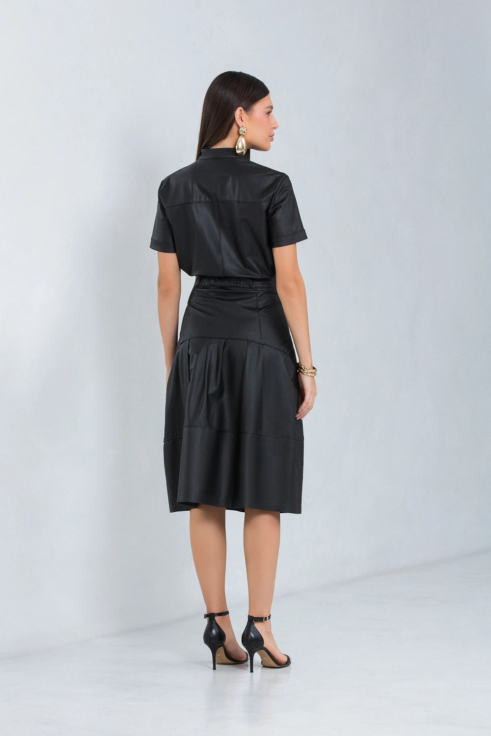 Saia de couro bovino feminina preta, modelo Catarina Midi — imagem 3, Magon Concepth