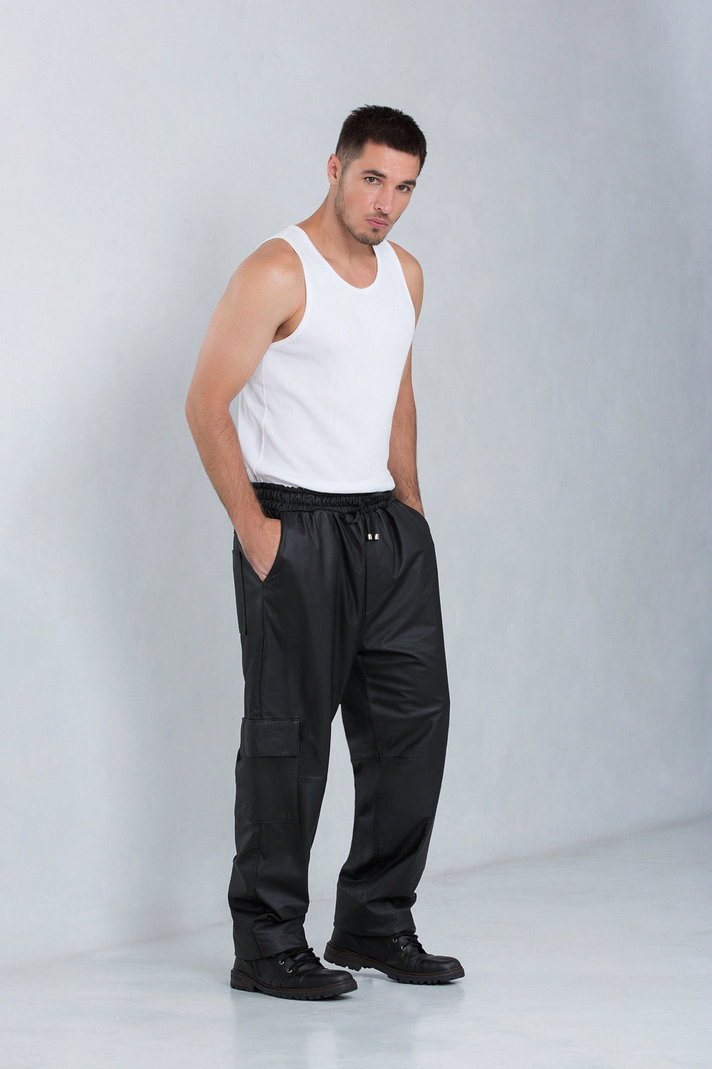 Calça Doran Cargo de Couro Bovino Preto