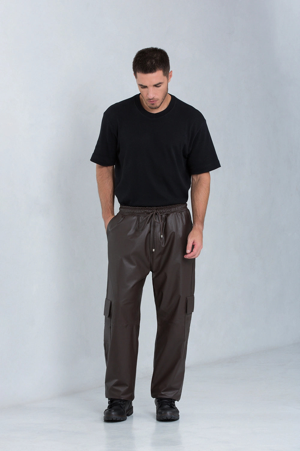 Calça Doran Cargo de Couro Bovino Dark