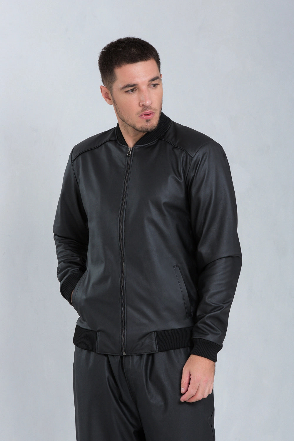 Jaqueta Elian Bomber de Couro Bovino Preto