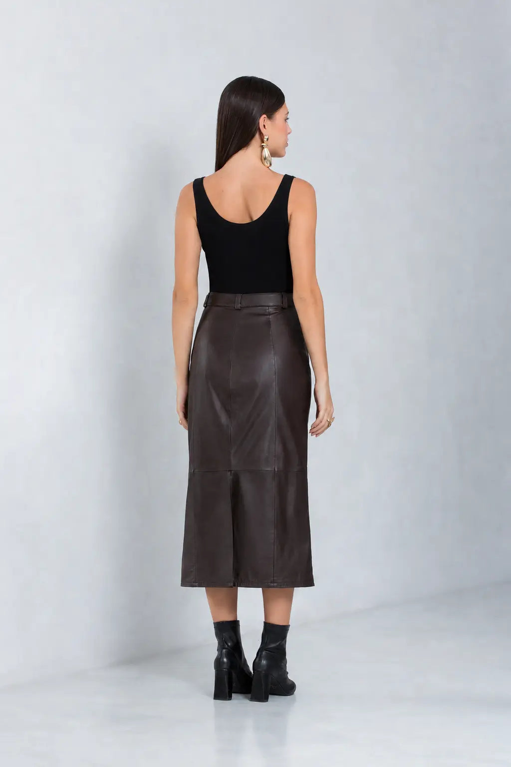 Saia de couro bovino feminina, modelo Esther Midi Reta — imagem 3, Magon Concepth