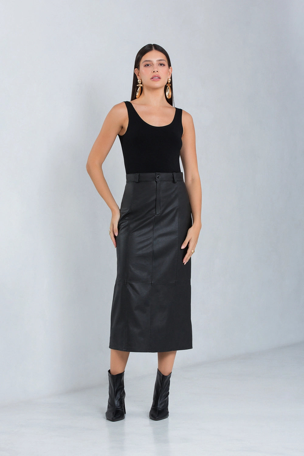 Saia Esther Midi Reta  em Couro Bovino Preto