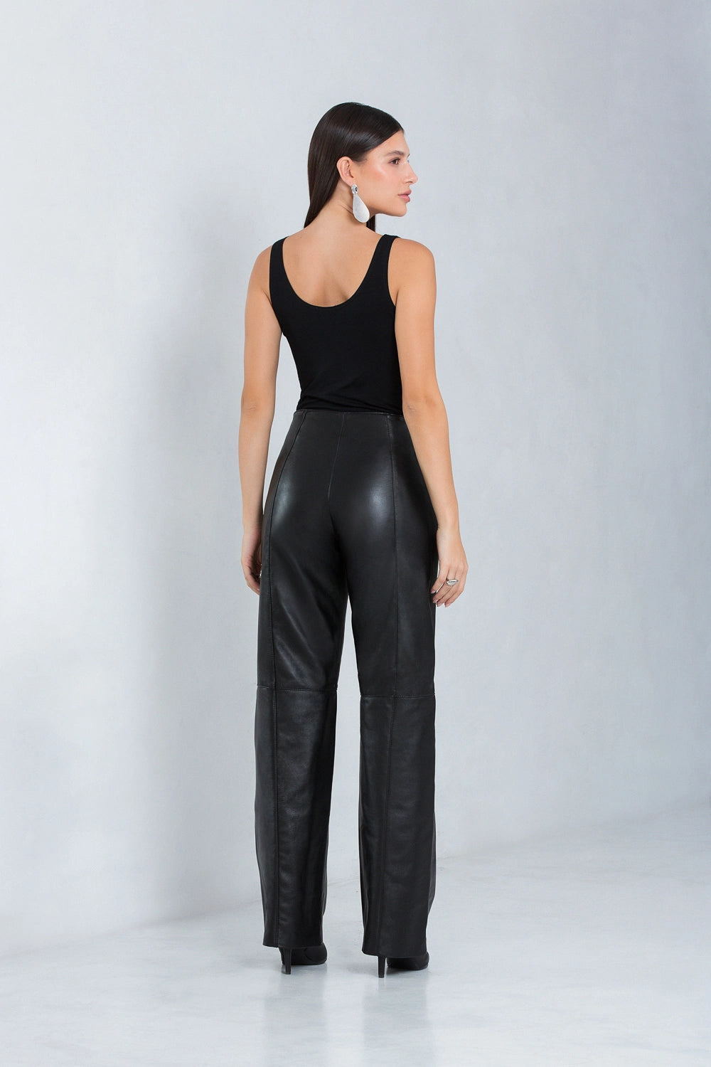 Calça Helena Pantalona de Couro Pelica Preto