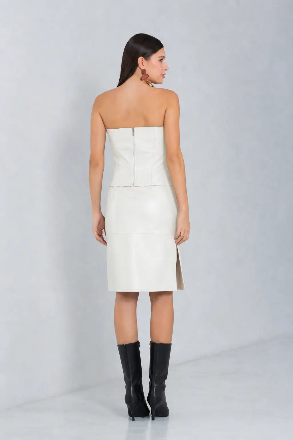Cropped de couro pelica feminino off white, modelo Corset Jade — imagem 3, Magon Concepth
