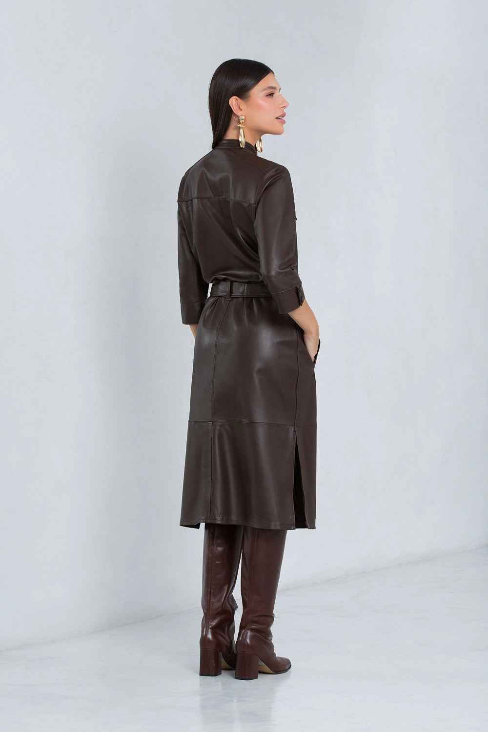Vestido de couro pelica feminino marrom, modelo Mirela Midi — imagem 3, Magon Concepth
