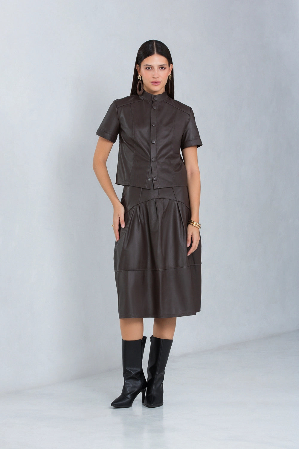 Camisa Mya Cropped de Couro Bovino Dark